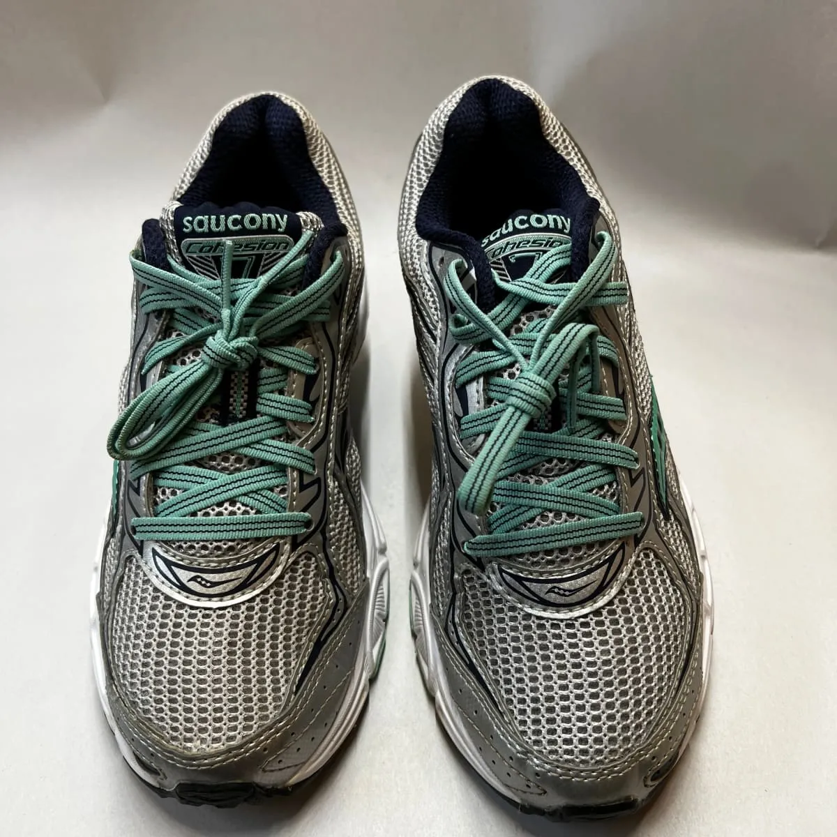 SAUCONY Women's Grid Cohesion 7 -Silver/Navy/Green- Running Shoe Size 7M Preowned